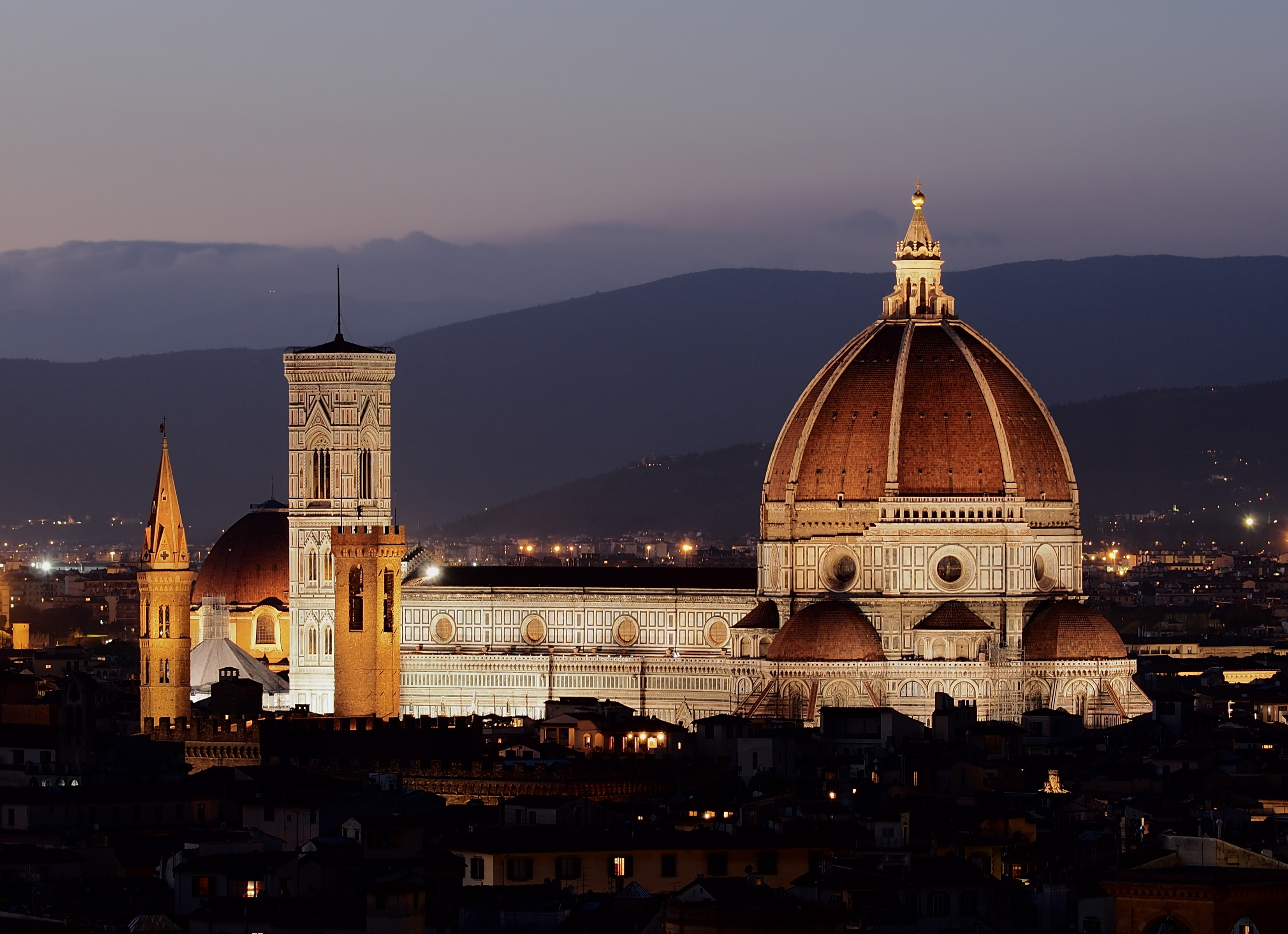 C&uacute;pula del Duomo de Florencia y baptisterio